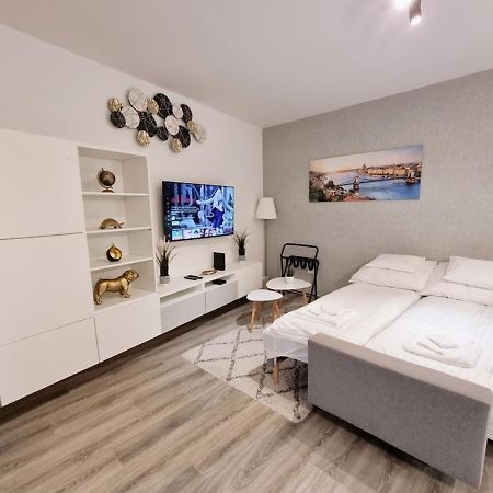 Budapest Flamingo Central Home Stay - Balcony, Ac, Downtown Esterno foto