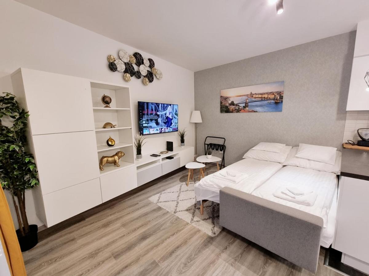 Budapest Flamingo Central Home Stay - Balcony, Ac, Downtown Esterno foto