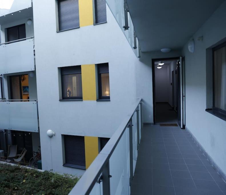 Budapest Flamingo Central Home Stay - Balcony, Ac, Downtown Esterno foto