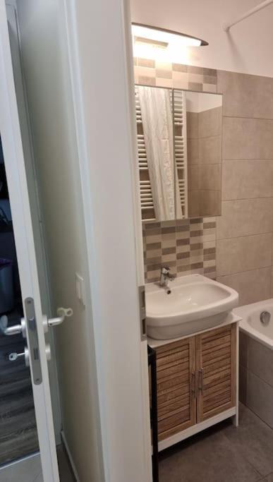 Budapest Flamingo Central Home Stay - Balcony, Ac, Downtown Esterno foto